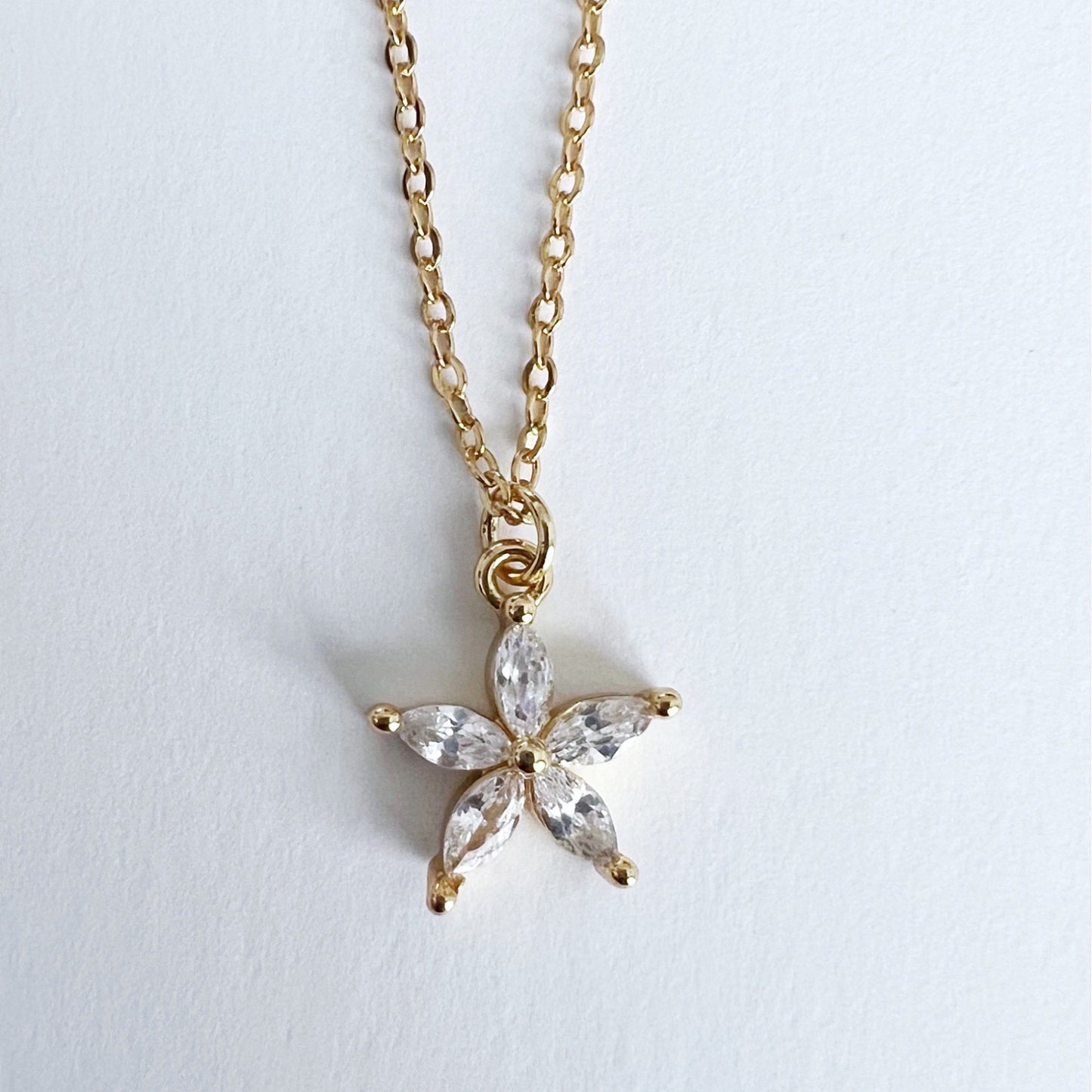 Simple Flower Necklace