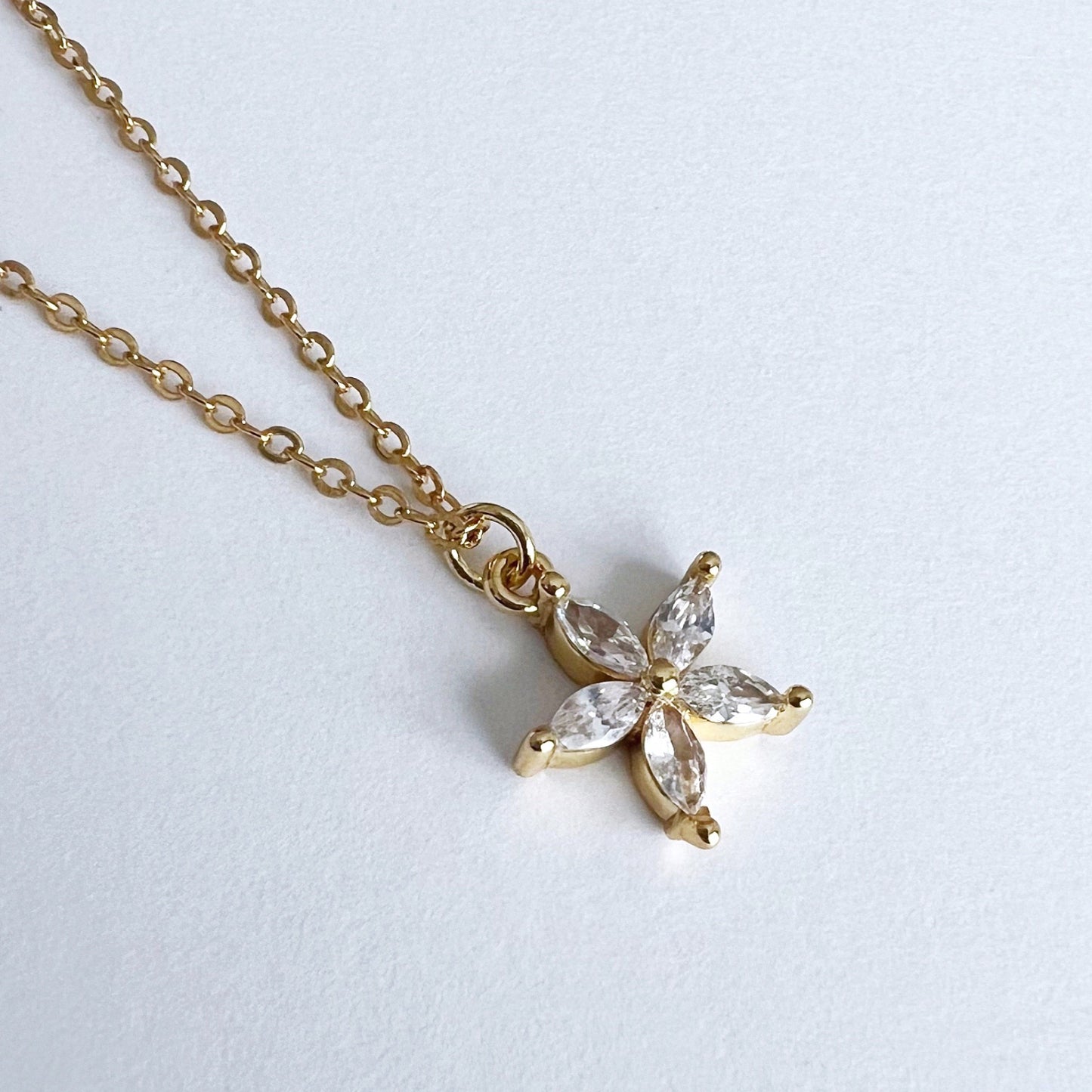 Simple Flower Necklace