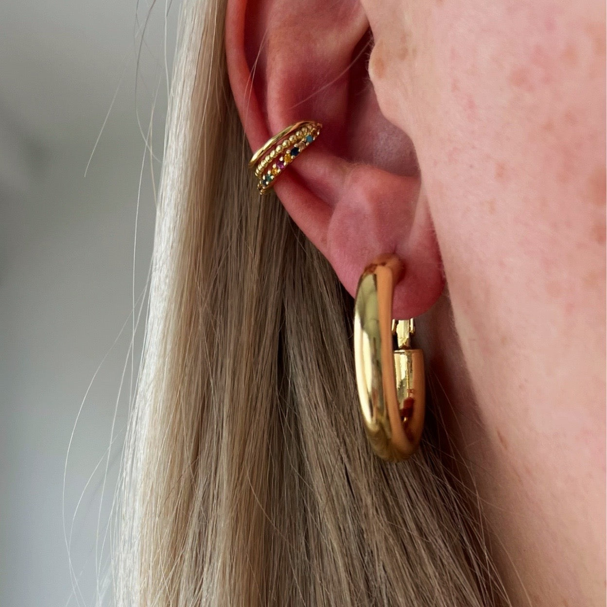 Mia Hoops