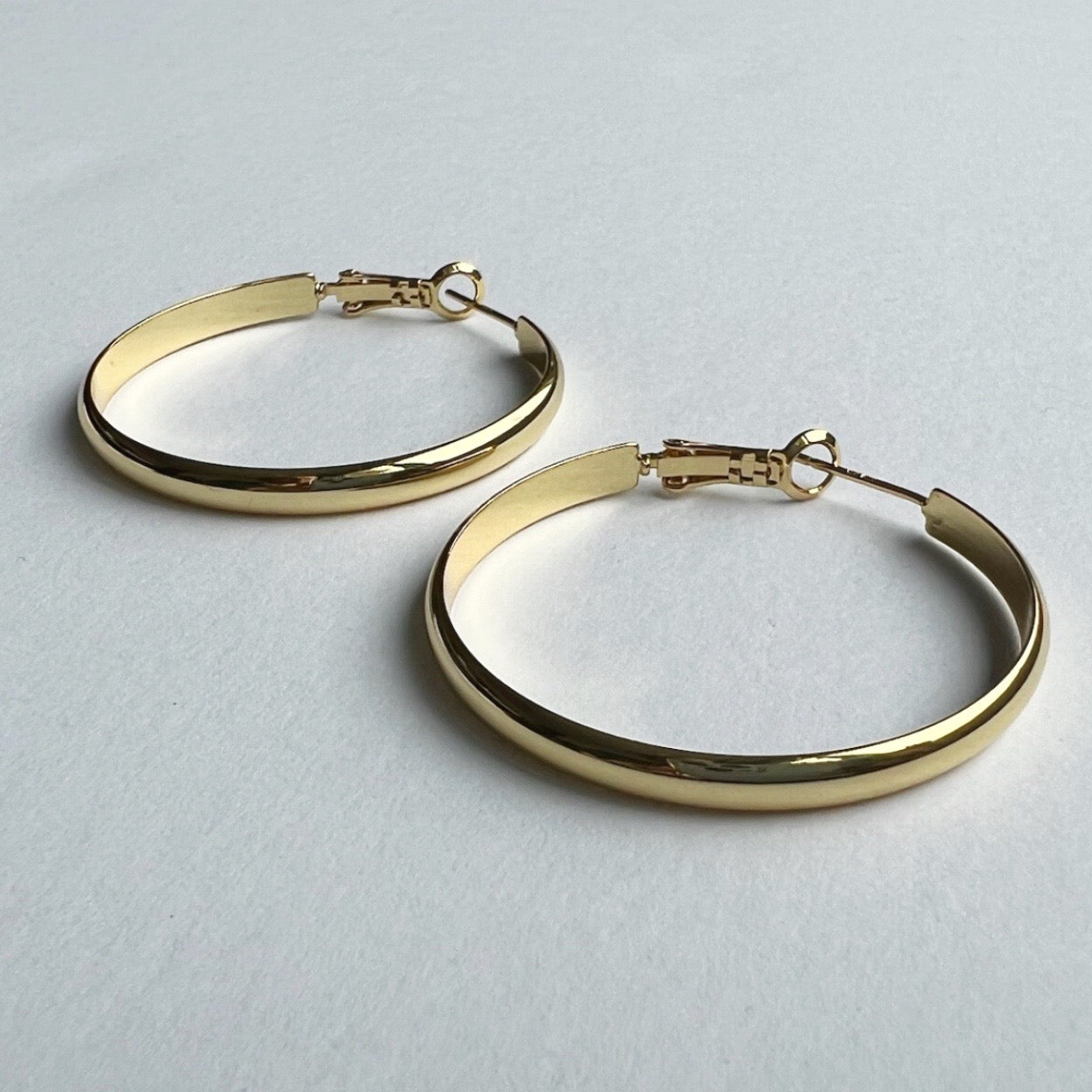 Capucine Hoops