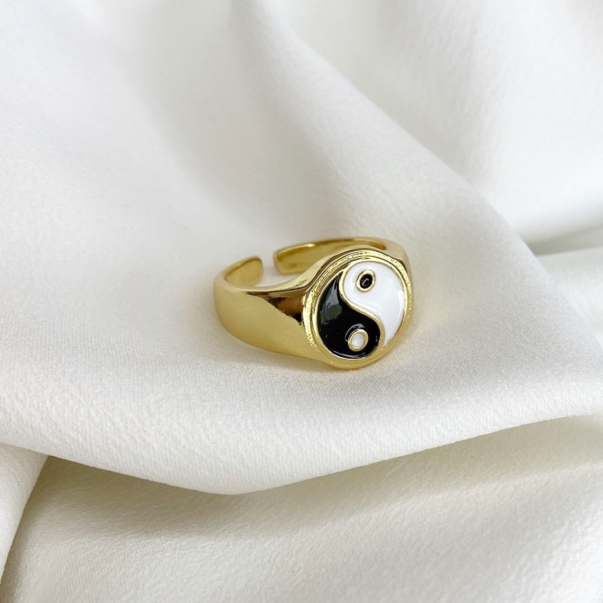 Yin Yang Ring