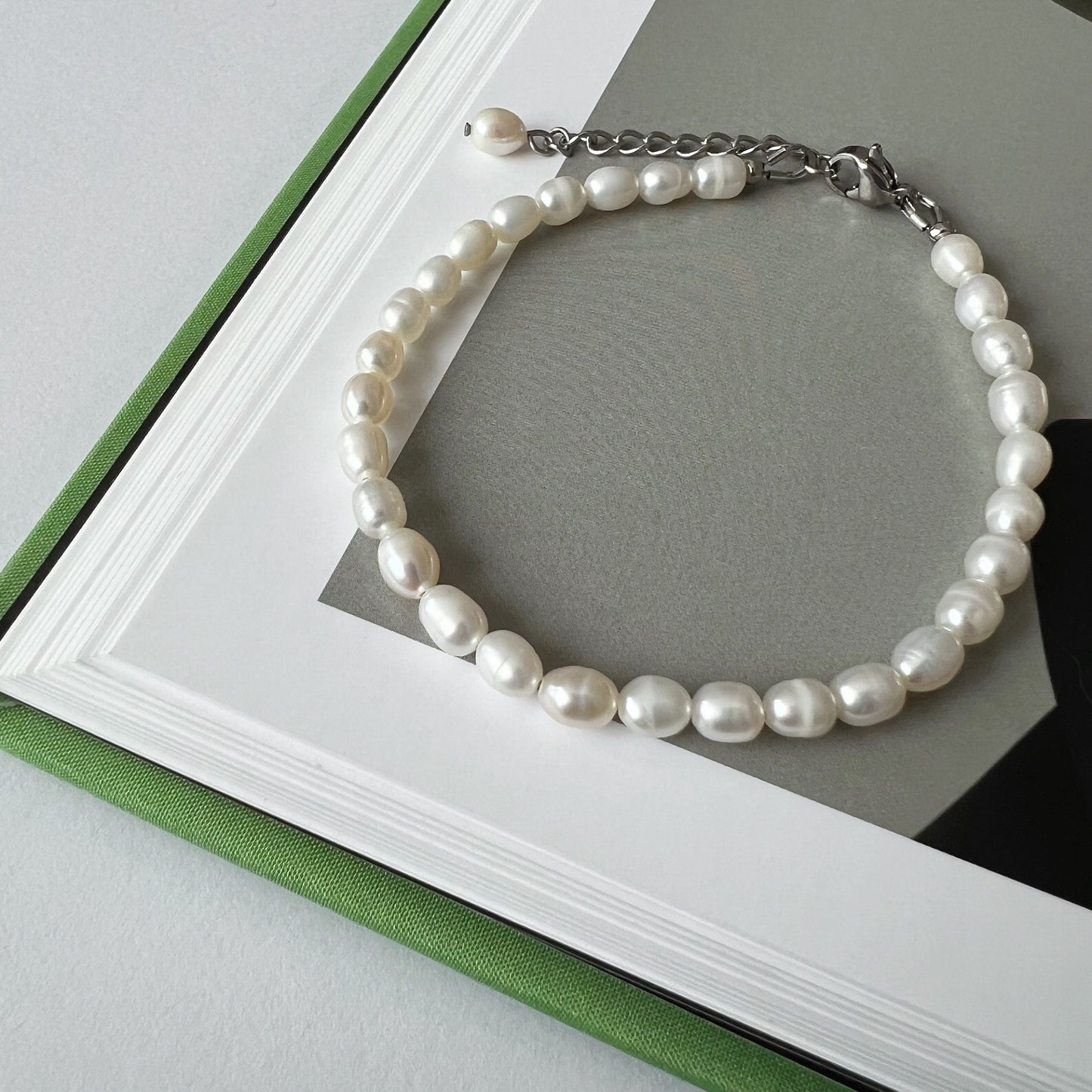 Simple Pearls Bracelet - Silver