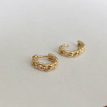 Load image into Gallery viewer, Mini Chain Huggie Earrings