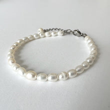 Load image into Gallery viewer, Simple Pearls Bracelet - Silver