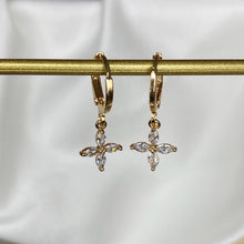 Load image into Gallery viewer, Mini Flower Earrings